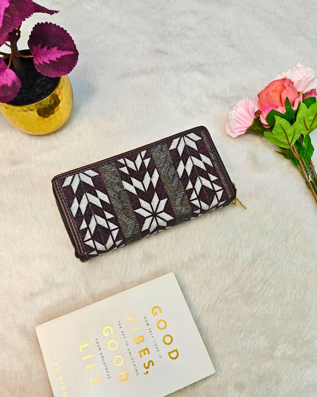 Double Zip Jacquard Wallet for Secure and Organized Storage - Grey Weave