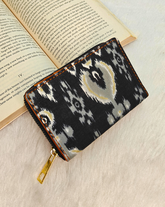 Foldable Pocket Wallet For Women - Ikkat Print