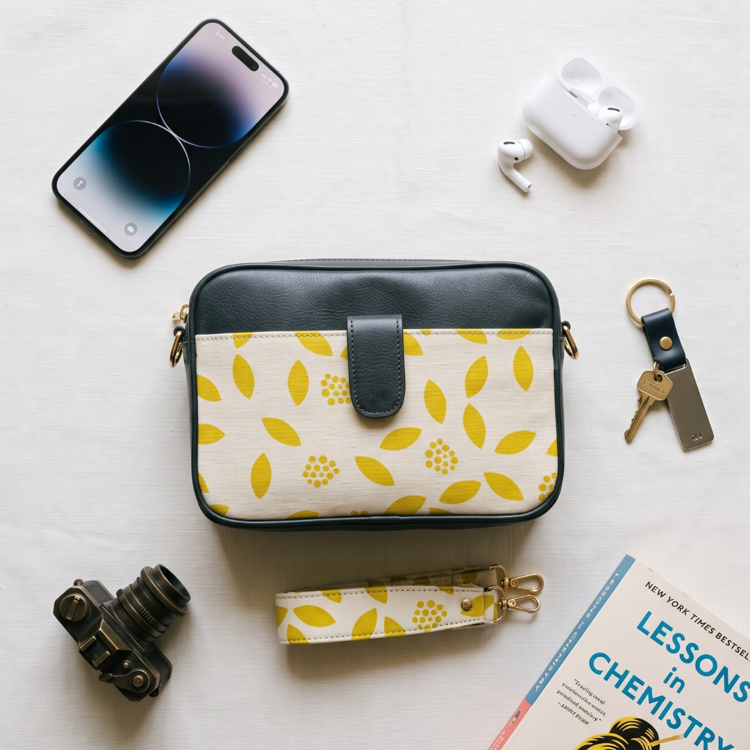 Magnetic Sling Bag - Linen Floral