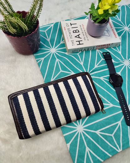Double Zip Jacquard Wallet for Secure and Organized Storage - Strips