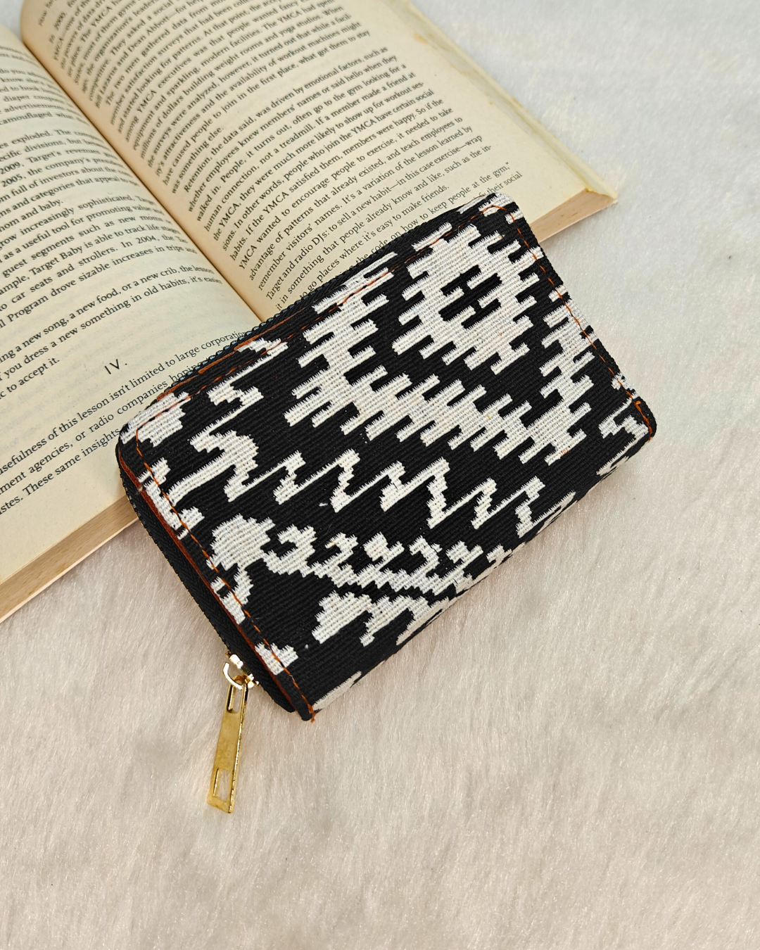 Jacquard Foldable Pocket Wallet For Women - Monocrome