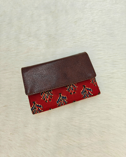 Ikat Elegance: Stylish 3-Fold Wallet in Vibrant Fabric - Red